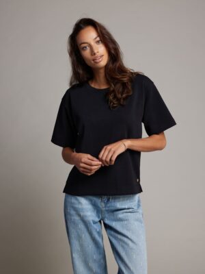Pink Noir - PN22243071 W26 - Iris T-Shirt
